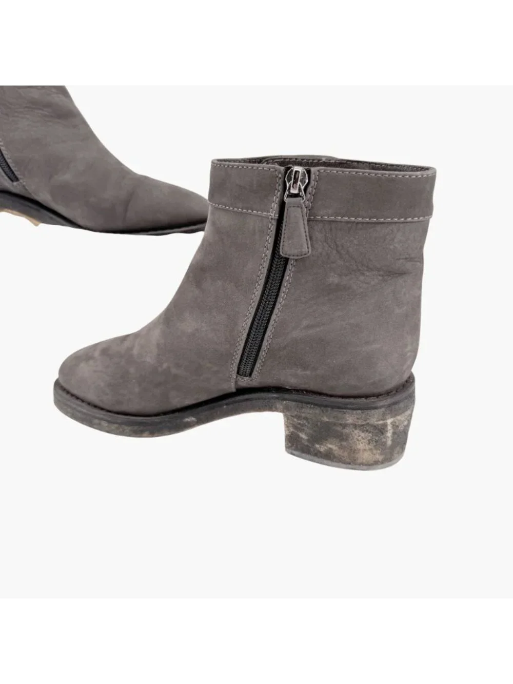 Chanel Turnlock CC Ankle Boots EU 39 US 8-8.5 Gray Suede Low Block Heel Bootie